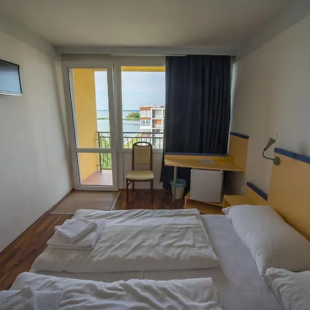 Lido Hotel 3*