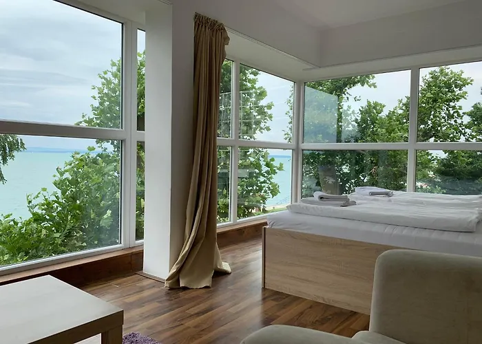 Lido Hotel 3*
